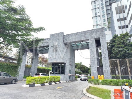 Condo For Auction at The Henge