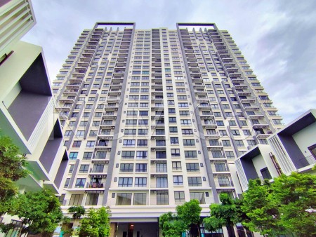 Condo For Auction at Alstonia