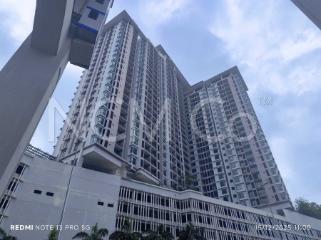 Office For Auction at Montena