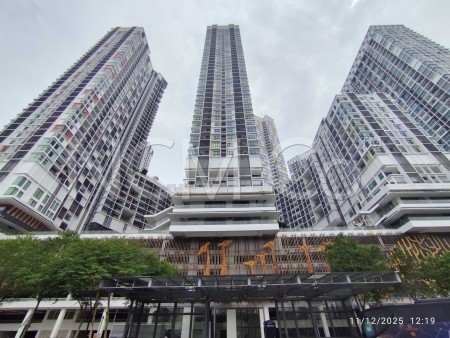 SOHO For Auction at i Soho