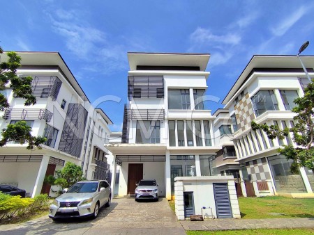 Bungalow House For Auction at Residence 33