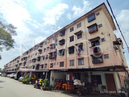 Apartment For Auction at Flat Puchong Permai