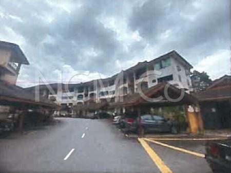 Condo For Auction at Villa Duta