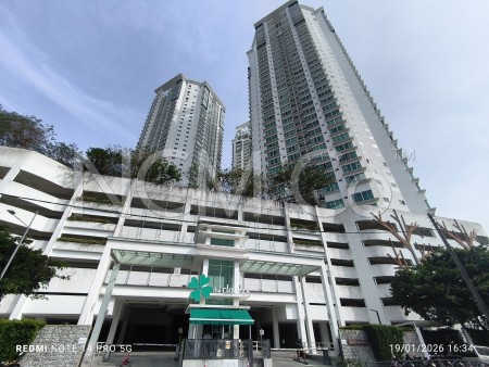 Condo For Auction at The Clovers