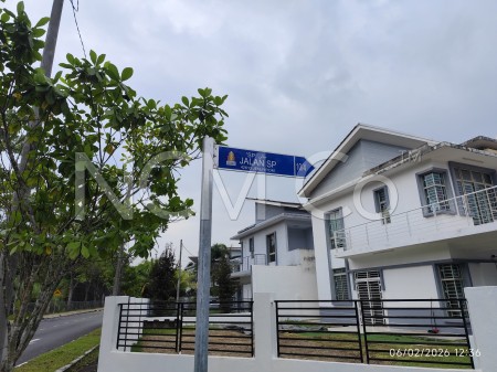 Terrace House for Auction