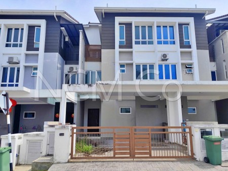 Terrace House For Auction at Tiara South