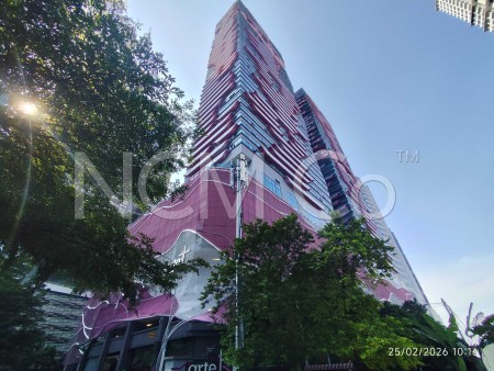 Office For Auction at Arte Plus