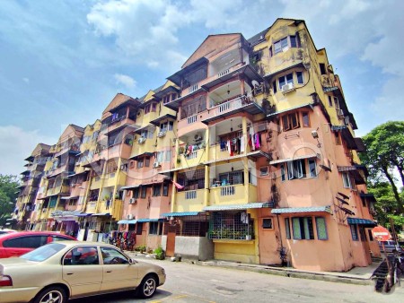 Apartment For Auction at Mediterranean Apartment