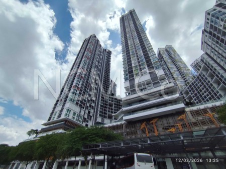 SOHO For Auction at i Soho