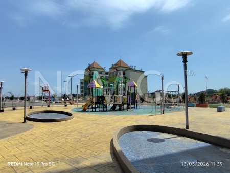 SOHO For Auction at Vista Alam