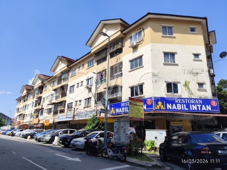 Apartment For Auction at Puncak Desa Apartment