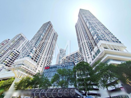 SOHO For Auction at I-Suite