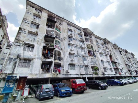 Apartment For Auction at Greenview Apartments