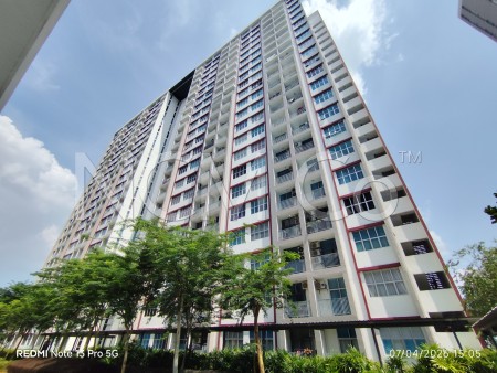 Apartment For Auction at Lakefront Homes