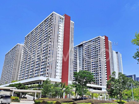 Apartment For Auction at Lakefront Residence