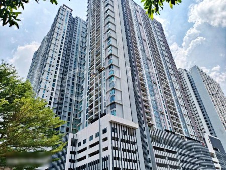 Condo For Auction at The Henge