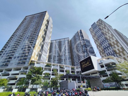 Condo For Auction at Platinum Splendor