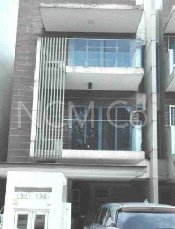 Terrace House For Auction at The Vale II