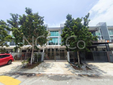 Terrace House For Auction at Bangi Avenue