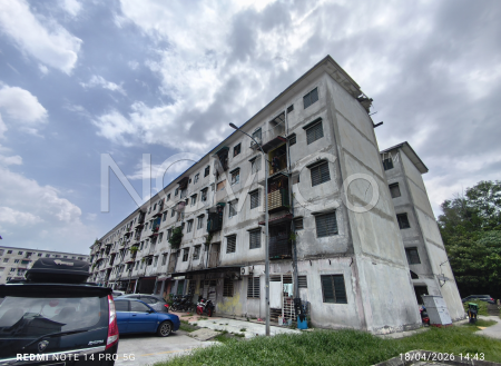 Apartment For Auction at Palma Apartment