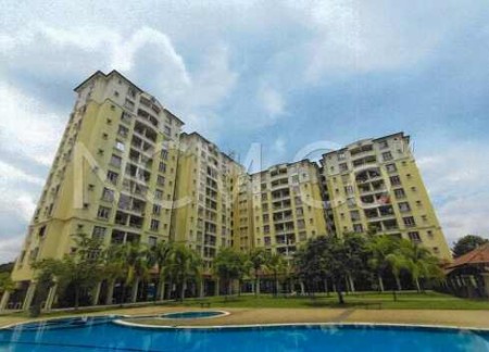 Condo For Auction at Desaria Villa