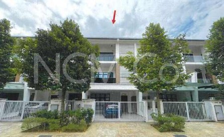 Terrace House For Auction at Avens Residence