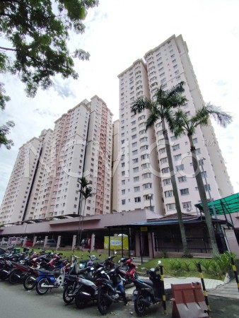 Apartment For Auction at Mawar Apartment