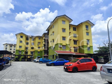 Apartment For Auction at Pinewood Court