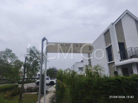Terrace House For Auction at Casa Bayu Apartment
