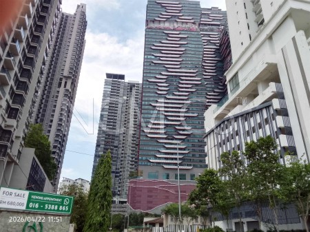 Office For Auction at Arte Plus