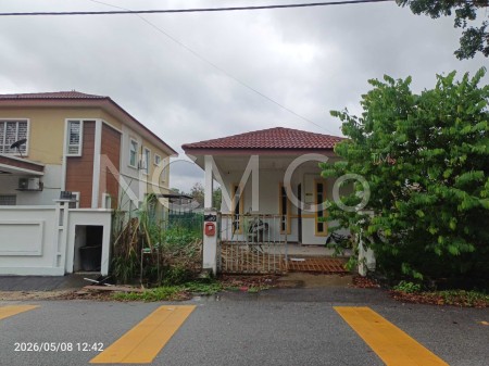 Bungalow House For Auction at Taman Tasik Senangin