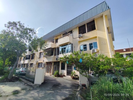 Flat For Auction at Georgetown