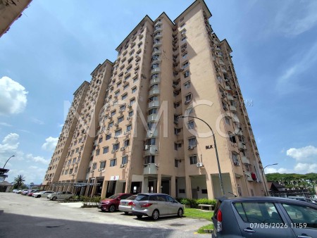 Apartment For Auction at Desa Dua