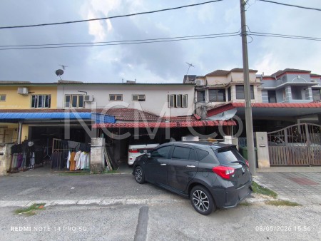 Terrace House For Auction at Taman Lapangan Indah