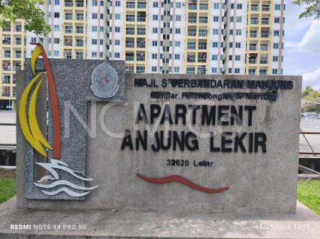 Apartment For Auction at Apartment Anjung Lekir