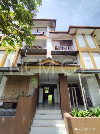 Condo For Auction at Villaria