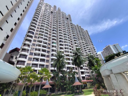 Apartment For Auction at E-Park