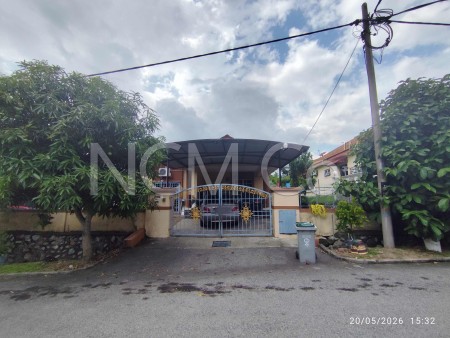 Bungalow House For Auction at Taman Sri Pulai