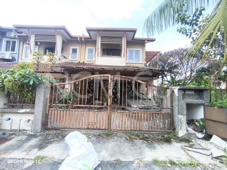 Terrace House For Auction at Section 3