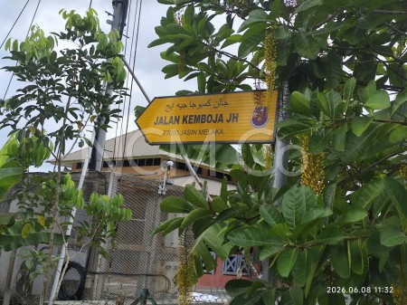 Terrace House for Auction