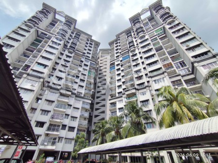 Apartment For Auction at Menara Alpha