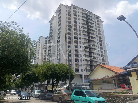 Condo For Auction at D'casa Condominium