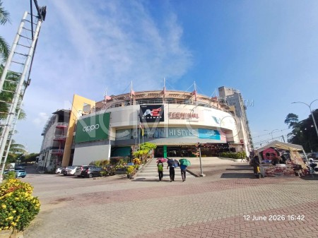 Shop For Auction at Terminal 1 Shopping Centre
