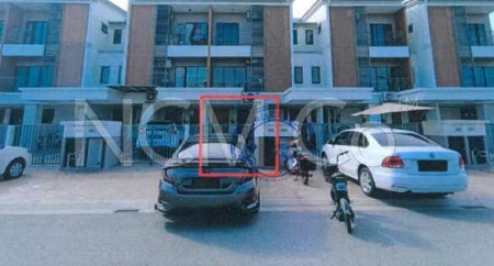 Terrace House For Auction at Elegan