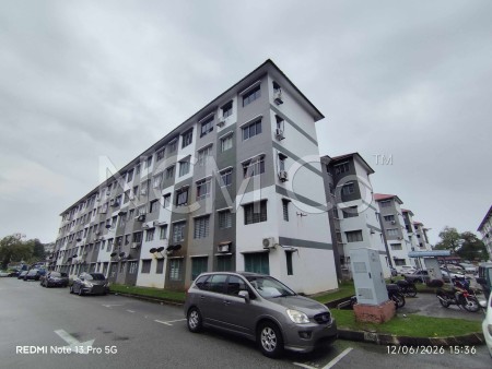 Flat For Auction at Mon Glori