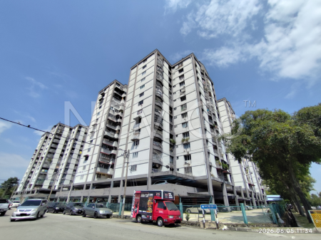 Apartment For Auction at Grandeur Tower