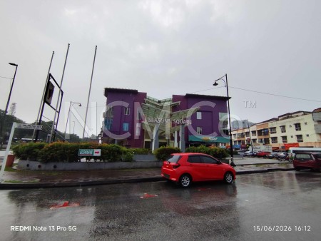 Retail Space For Auction at Seasons Square