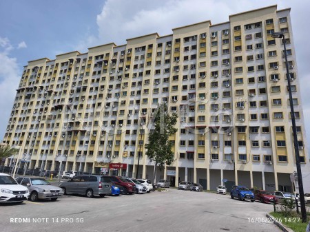 Apartment For Auction at Palm Court