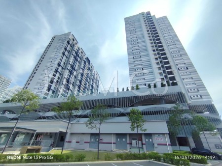 Condo For Auction at Admiral Residences