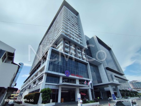 Serviced Residence For Auction at The Straits Residence